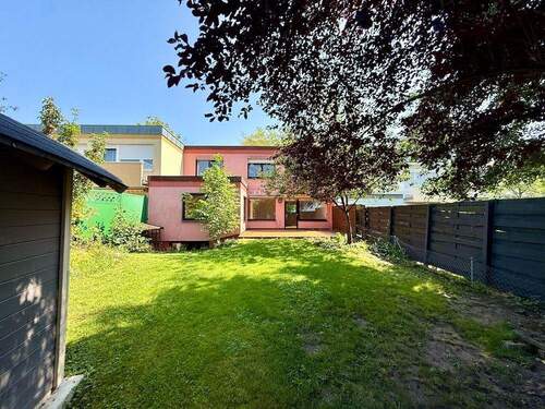 Blick vom Garten - Reihenmittelhaus in Röthenbach - 1.600,00&nbsp;EUR Kaltmiete, ca.&nbsp; 116,00&nbsp;m&sup2;&nbsp;Wohnfl&auml;che