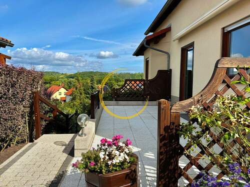 1. Terrasse, Wohnzi. angrenzend - Einfamilienhaus mit traumhaftem Blick, gemütlichem Garten in ruhiger Lage in den Westvororten Geras