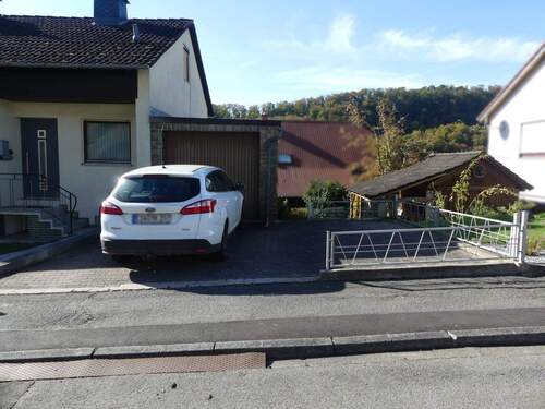 Garage + Abstellfläche - 