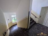 Treppenhaus - Etagenwohnung mit 81,60 m&sup2; in Dresden zur Miete