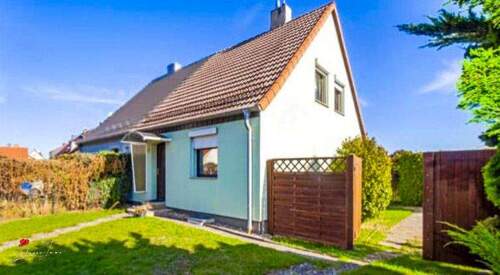 Hausansicht - 4 Zimmer Doppelhaushälfte zum Kaufen in Magdeburg