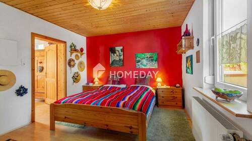 1. OG Schlafzimmer 1 - 