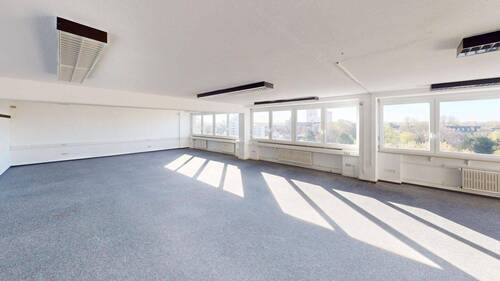 Großraumbüro mit Fensterfront - Büro mit 429,00 m&sup2; in Köln zur Miete