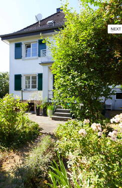 Herrlicher Blick vom Garten - Einfamilienhaus mit 140,00 m² in Schwalbach am Taunus zum Kaufen