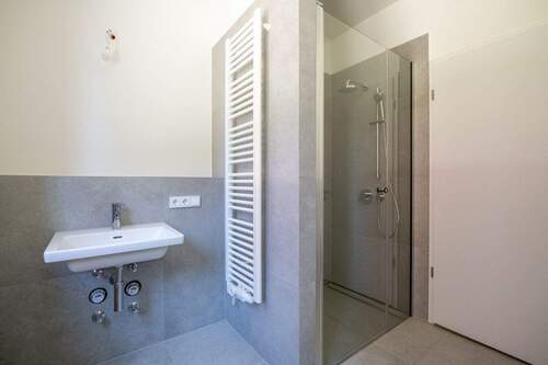 Best_Place_ Eiswerderstraße 10_ B49_Bad2-16 - Etagenwohnung mit 28,90 m² in Berlin zum Kaufen