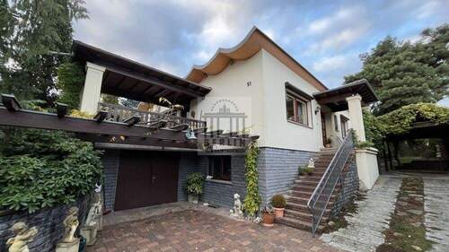 Garage - 5 Zimmer Einfamilienhaus in Kolkwitz