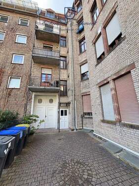 Gebäuderückseite - 