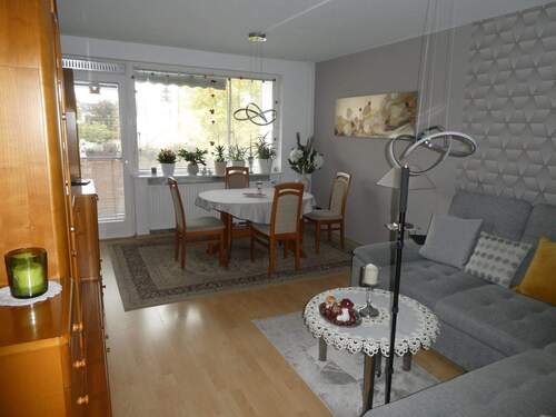 Wohnzimmer a.JPG - 2 Zimmer Etagenwohnung zum Kaufen in Berlin