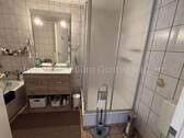 Bad mit Dusche - 