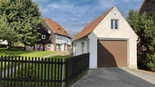 Haus mit Nebengelass - 