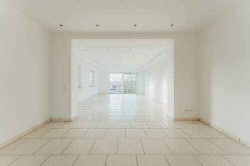 Wohnzimmer 1.OG - 6 Zimmer Mehrfamilienhaus, Wohnhaus zum Kaufen in Leverkusen