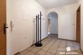 Flur - Etagenwohnung mit 104,00 m² in Elsenfeld zum Kaufen