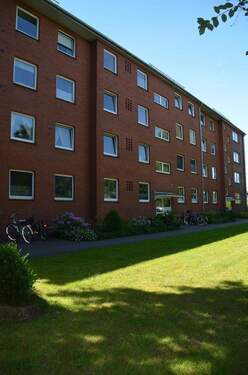 Eingangsbereich - Sehr schöne, gut geschnittene und ruhige 2-Zimmer-Wohnung mit Balkon in St. Jürgen