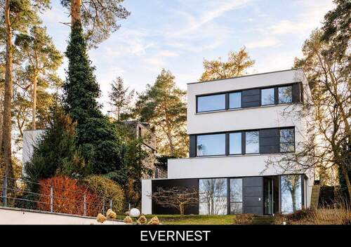 Titelbild - Promenade location with lake view in Potsdam makes hearts beat faster