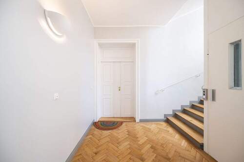 LIFT ODER TREPPE - Das gepflegte Treppenhaus vermi - Etagenwohnung mit 154,40 m&sup2; in München zum Kaufen
