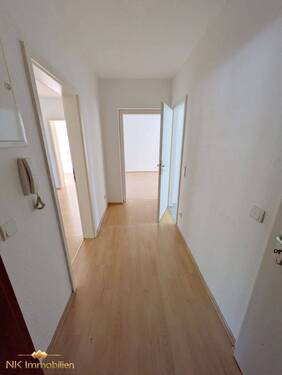 Flur - Etagenwohnung mit 61,90 m&sup2; in Chemnitz zur Miete