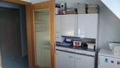Die Küche mit pantry Küche (2).jpg - Etagenwohnung in Rüsselsheim am Main
