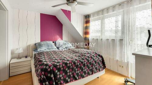 1. OG Schlafzimmer 1 1 - 