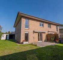 Helle Doppelhaushälfte von 2009 mit Garten - Komfortables Familienwohnen - Himmelpforten