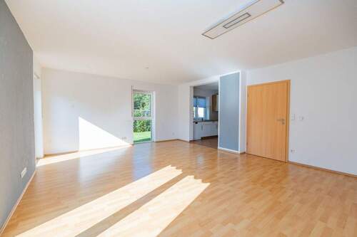 Wohn- und Esszimmer - 