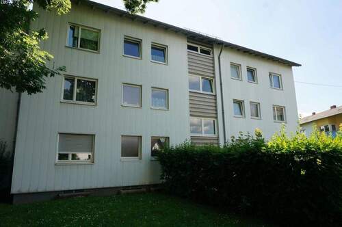 Hausansicht - 3 Zimmer Etagenwohnung zum Kaufen in Amberg