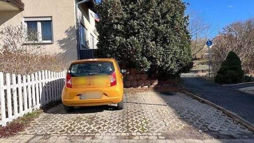 2 Stellplätze vor dem Haus - 