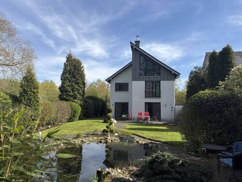Gartenansicht - Modernes Einfamilienhaus in Bochum-Dahlhausen