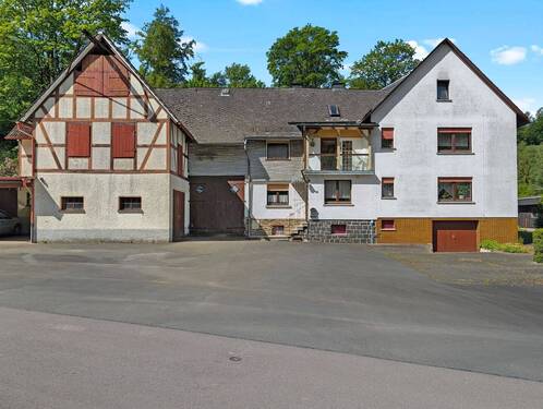 Außenansicht - Werz Immobilien - 8 Zimmer Bauernhaus, Landhaus zum Kaufen in Hatzfeld (Eder)