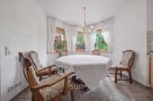 ESSZIMMER - 