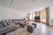 WOHNZIMMER (visualisiert) - 9 Zimmer Mehrfamilienhaus, Wohnhaus in Idstein