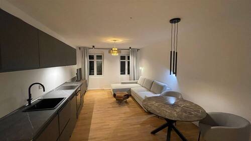 Wohnzimmer - ERSTBEZUG*NEUE MÖBLIERUNG* AUFWEND. MODERNISIERUNG*TOP-LAGE*BALKON*LIFT
