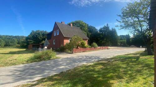 Bild 3 - 8 Zimmer Mehrfamilienhaus, Wohnhaus in Bergen Dumme