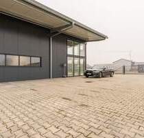 Moderne Gewerbehalle mit Büro und optimaler Verkehrsanbindung in Pocking-Industriegebiet