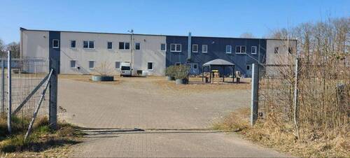 Außenansicht 3 Einfahrt - Halle in Dannenberg
