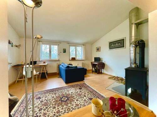 Wohnraum im Anbau - 4 Zimmer Etagenwohnung in Hamburg