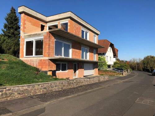 1 Cover - Zweifamilienhaus im Rohbau. Hervorragende Lage mit traumhafter Aussicht in Nidda