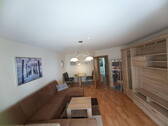 Wohnzimmer zum Flur - 4 Zimmer Etagenwohnung zum Kaufen in Manching