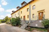 Frontansicht - Gestalten Sie den letzten Feinschliff Ihres Traumhauses – Reihenhaus in bester Lage