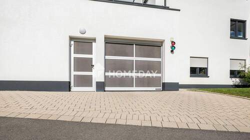 Zufahrt Garage - 3 Zimmer Etagenwohnung zum Kaufen in Meschede