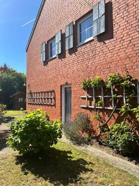 Terrassentür.JPEG - Endreihenhaus mit gr. Grundstück im Friesenstil – Perfekt für Familien und Gartenliebhaber!