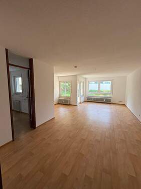 Wohnzimmer - 3 Zimmer Etagenwohnung zur Miete in Rottweil