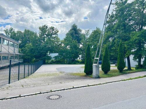 Einfahrt - Mietgrundstück im Stadtrandgebiet von Rosenheim