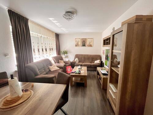 Wohnzimmer - 3 Zimmer Etagenwohnung zum Kaufen in Mönchengladbach