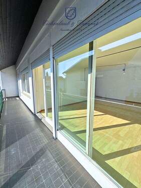 Balkon mit Schiebetüren - 