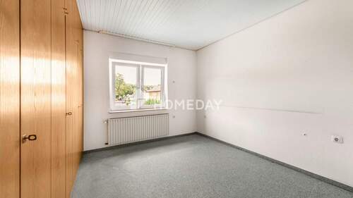 1. OG Schlafzimmer 1 1 - 