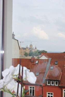 Blick aufs Schweriner Schloß - 4 Zimmer Etagenwohnung zur Miete in Schwerin