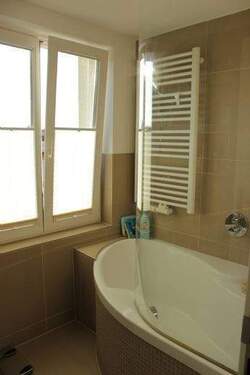 Das Badezimmer - Etagenwohnung mit 95,00 m&sup2; in Schwerin zur Miete