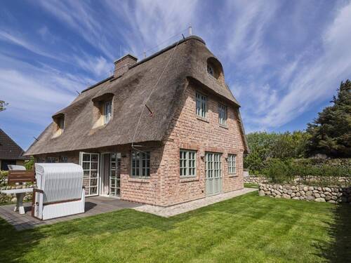 Hausansicht - 5 Zimmer Doppelhaushälfte zum Kaufen in Sylt