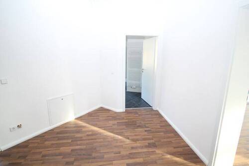 Flur 1 - 5 Zimmer Etagenwohnung in Stollberg/Erzgebirge