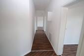 Flur 2 - Etagenwohnung mit 160,00 m&sup2; in Stollberg/Erzgebirge zur Miete
